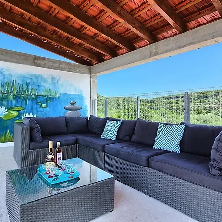 Anadi Villa