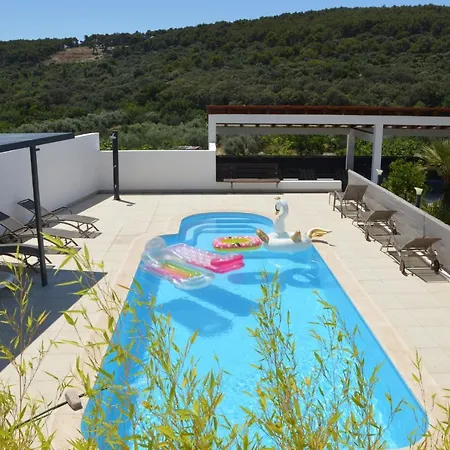 Anadi Villa
