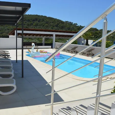 Anadi Villa *
