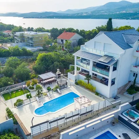 Villa Anadi Donji Okrug (Ciovo)